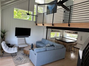 Cottage, Multiple Beds, Pool Access | Living area
