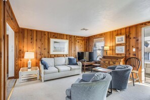 Lägenhet - flera sängar - kök - utsikt mot trädgården | Vardagsrum