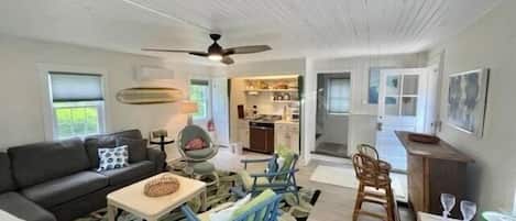 Cottage, Multiple Beds, Patio | Living area