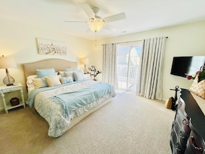 Townhouse, flere senger, terrasse, bassengutsikt | 3 soverom, individuelt dekorert og individuelt innredet