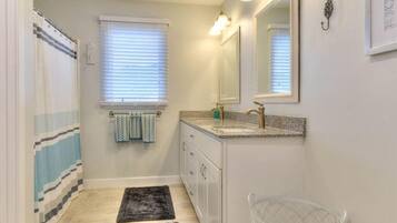 House, Multiple Beds, Fireplace | Bathroom