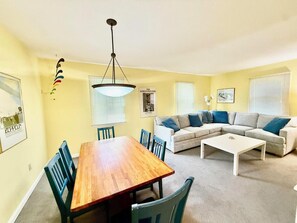 Townhome, Multiple Beds, Kitchen, Garden View | Living area