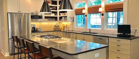 House, Multiple Beds, Balcony, Garden View | Private kitchen | Coffee/tea maker