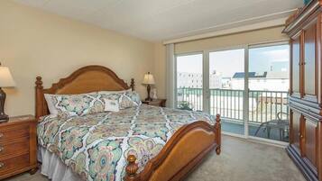 Condo, 1 King Bed with Sofa bed, Balcony, Garden View | 1 bedroom, individually decorated, individually furnished