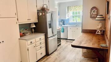 Cottage, Multiple Beds, Patio, Garden View | Private kitchen | Coffee/tea maker