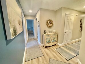 Interior - American Eagle WAY 2405 #5 (Rehoboth Beach)