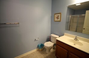 타운홈, 침대(여러 개), 주방, 정원 전망 | 욕실