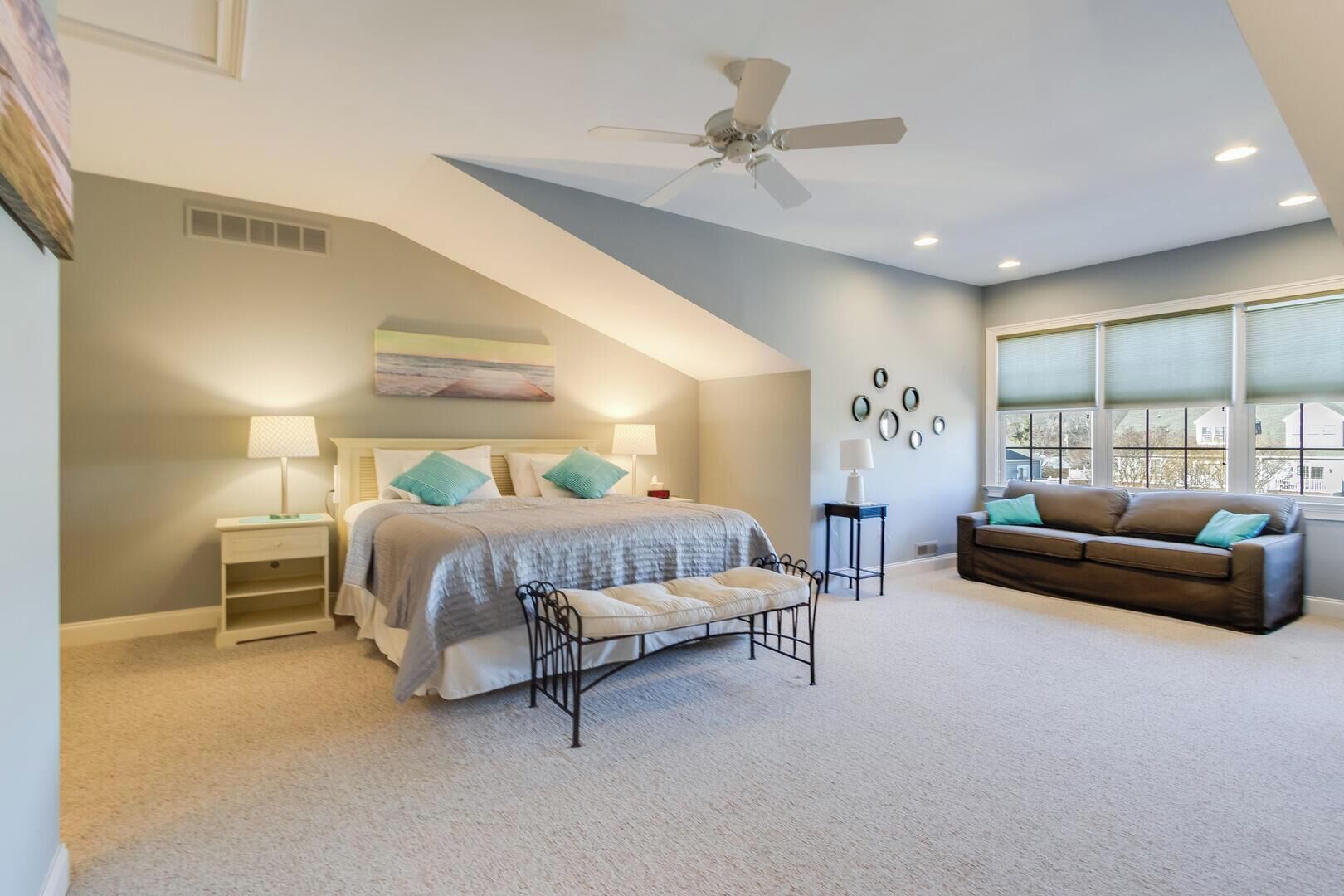 4 bedrooms, individually decorated, individually furnished