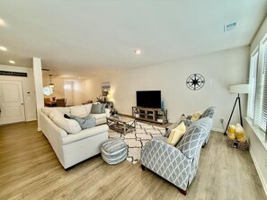 House, Multiple Beds, Patio, Garden View | Living area - Cross Gate Road 38074 (Millville)