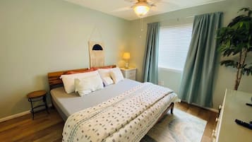 Condo, Multiple Beds, Kitchen, Pool View | 2 bedrooms, individually decorated, individually furnished