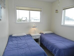 Townhome, Multiple Beds, Kitchen, Garden View