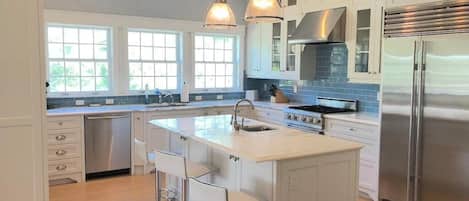 House, Multiple Beds, Fireplace, Garden View | Private kitchen | Coffee/tea maker