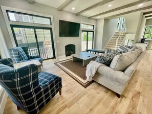 ハウス ベッド (複数台) プールアクセス プールビュー | リビング エリア | 暖炉