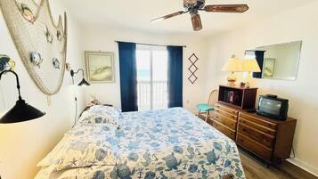 2 bedrooms, individually decorated, individually furnished