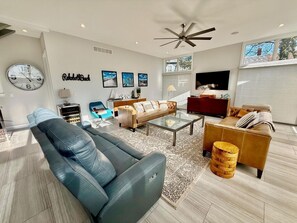 하우스, 침대(여러 개), 수영장 이용, 정원 전망 | 거실 공간