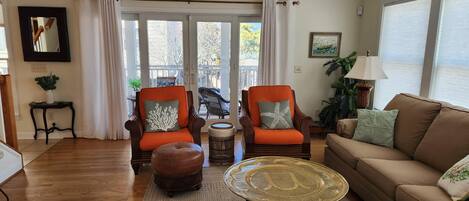 House, Multiple Beds, Kitchen, Garden View | Living area