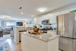 Condo, Multiple Beds, Kitchen, Pool View | Private kitchen