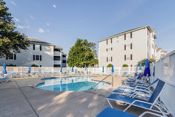 Seasonal outdoor pool - Sanibel Circle 3513 (Rehoboth Beach)