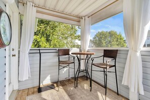 Condo, Multiple Beds, Kitchen, Pool View | Outdoor dining