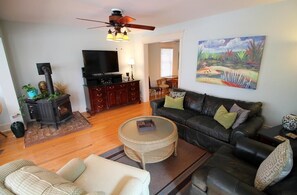 Living area - Delaware Avenue 32A (Rehoboth Beach)