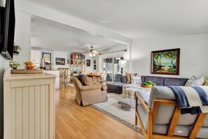Cottage, Multiple Beds, Kitchen, Garden View (BAYARD AVENUE 1600) | Living area | MP3 dock