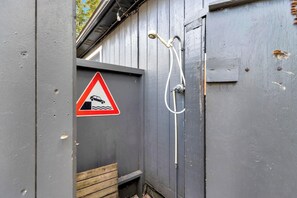 Cottage, Multiple Beds, Kitchen, Garden View (BAYARD AVENUE 1600) | Property grounds