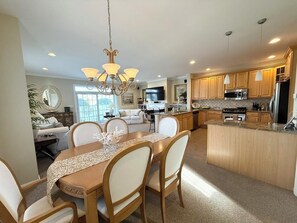 Townhome, Multiple Beds, Patio, Garden View | Interior