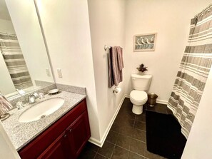 Townhome, Multiple Beds, Patio, Garden View | Bathroom