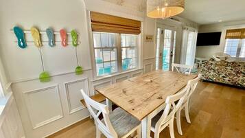 House, Multiple Beds, Balcony, Garden View | 5 bedrooms, individually decorated, individually furnished