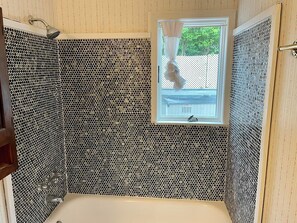 Indoor spa tub