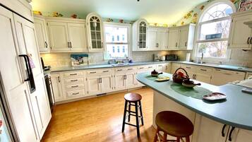 Cottage, Multiple Beds, Kitchen, Garden View | Private kitchen | Coffee/tea maker