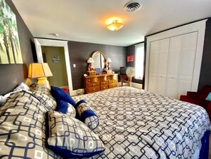 Mökki, useita sänkyjä, keittiö, näköala puutarhaan | 5 makuuhuonetta, yksilöllisesti sisustettu, yksilöllisesti kalustettu