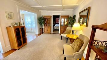 Cottage, Multiple Beds, Kitchen, Garden View | Interior