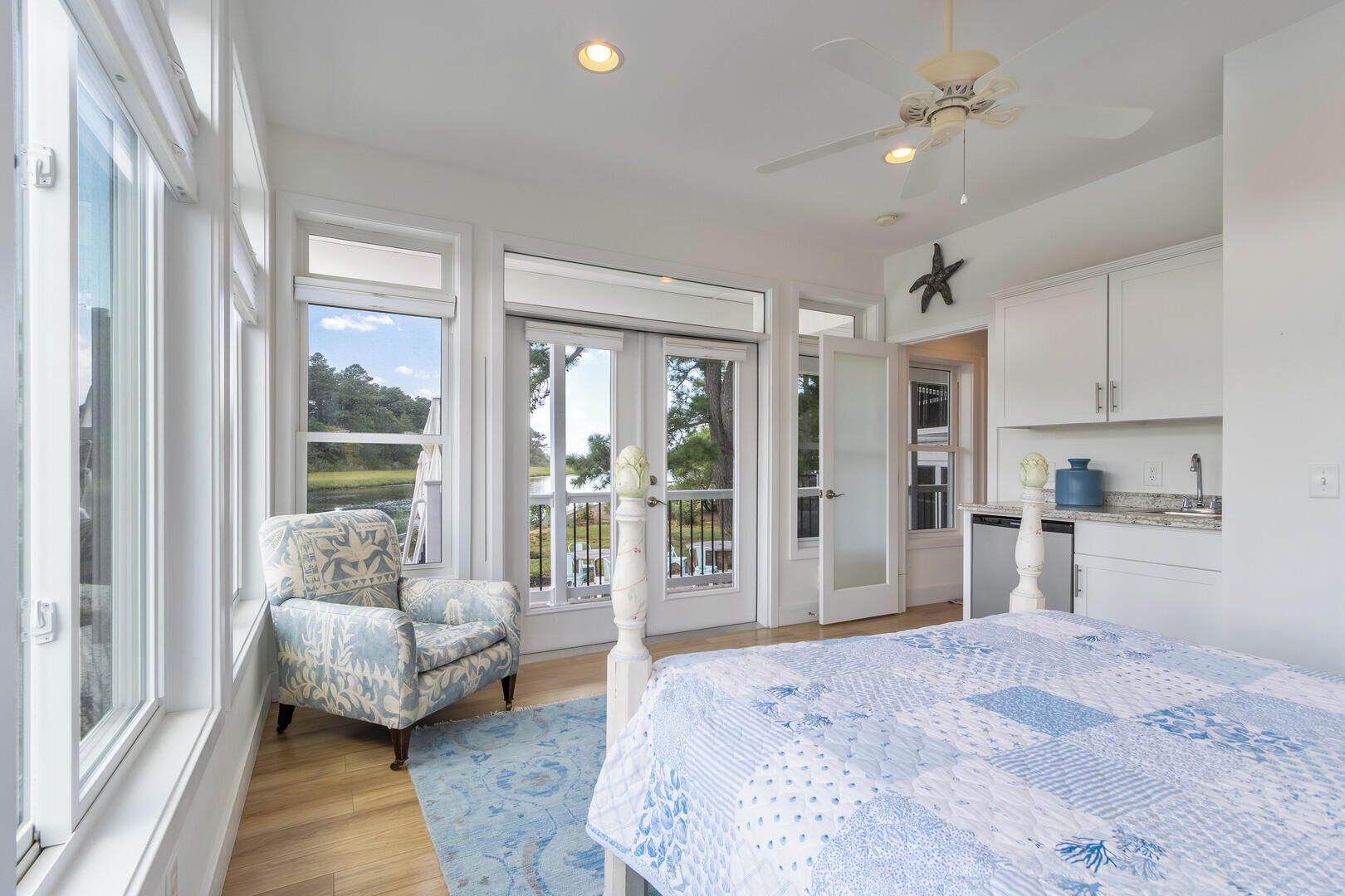 7 bedrooms, individually decorated, individually furnished