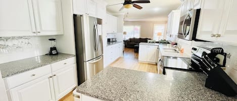 ハウス ベッド (複数台) バルコニー オーシャンビュー | 専用キッチン | コーヒー / ティーメーカー