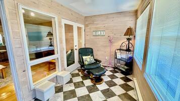 Nhà liên kế, nhiều giường, ban công, quang cảnh biển | Nội thất