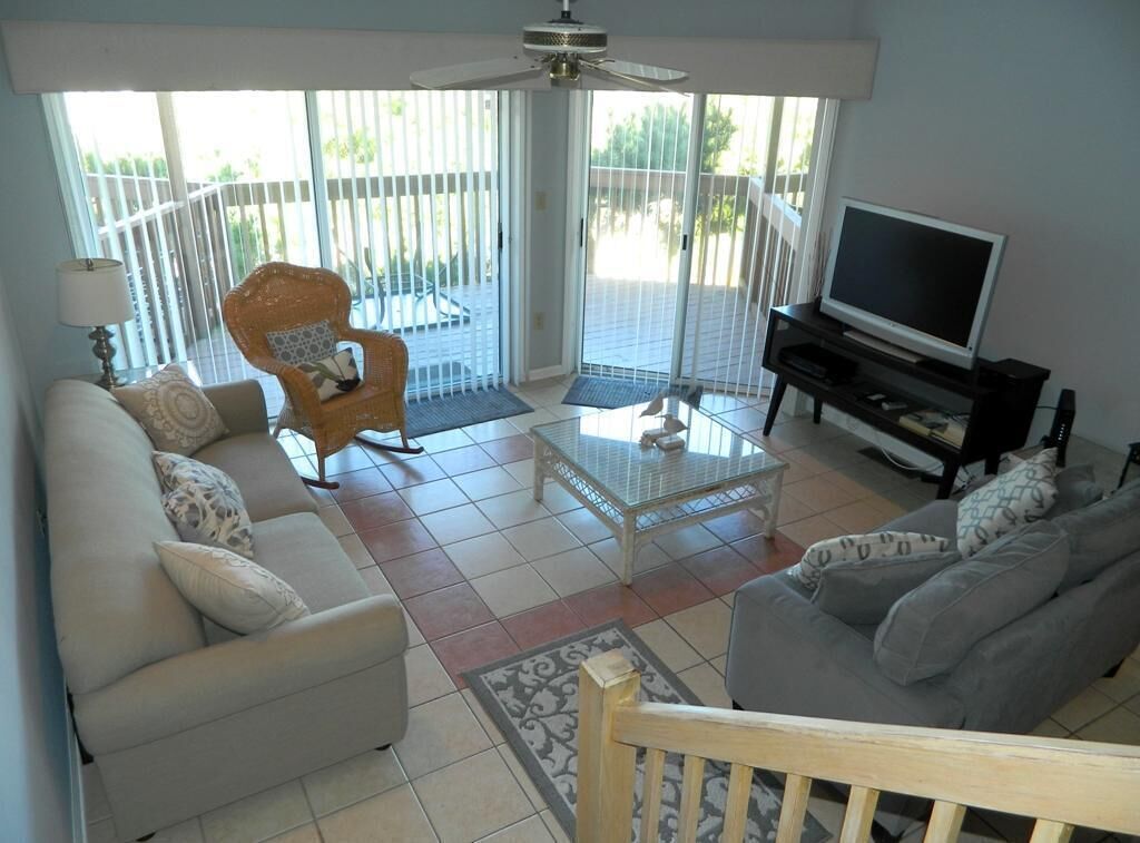 Nhà, nhiều giường, bếp, quang cảnh biển | Khu phòng khách