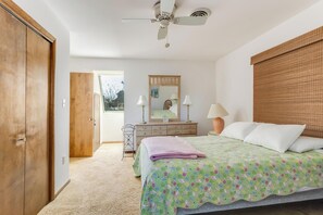 Hus, flere senger, kjøkken, hageutsikt