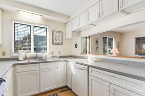 House, Multiple Beds, Kitchen, Garden View | Private kitchen | Coffee/tea maker - Scarborough Avenue 506 (Rehoboth Beach)