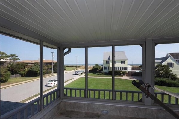 Maison, plusieurs lits, cheminée, vue océan | Vue de la chambre