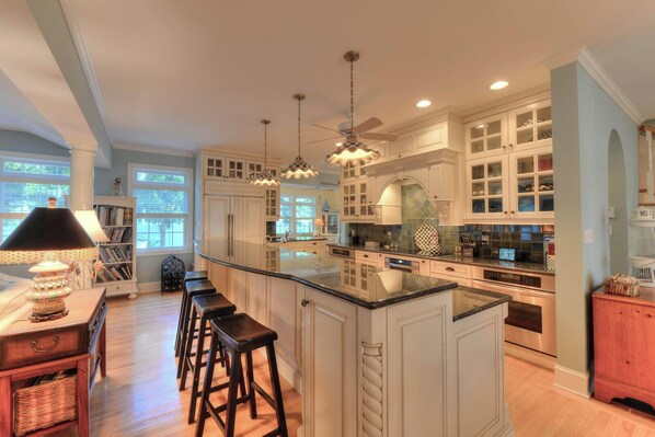 Hus - flere senge - adgang til pool - udsigt til pool | Privat køkken | Kaffe-/temaskine