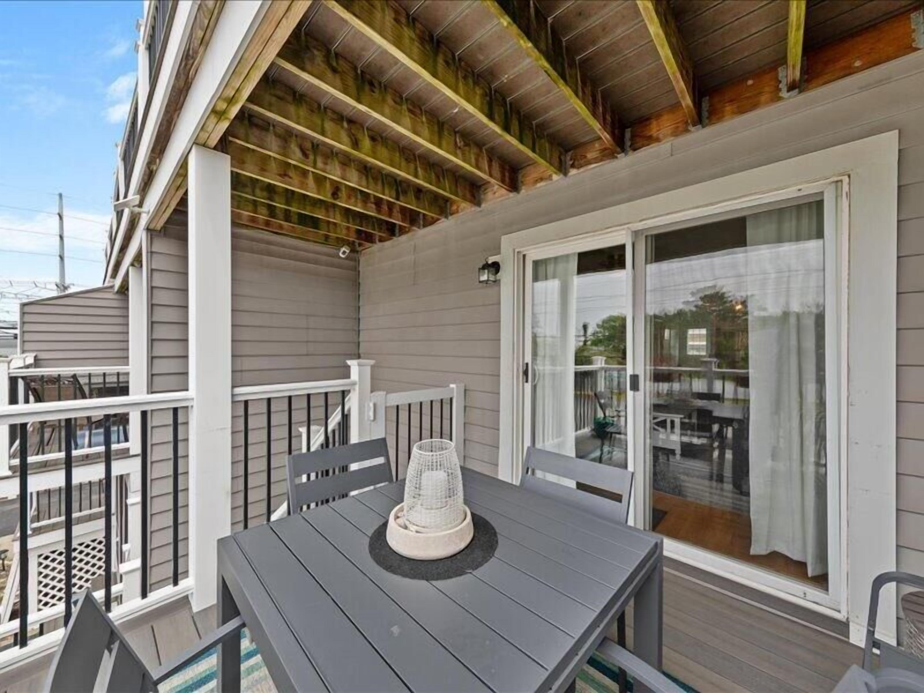 Nhà liên kế, nhiều giường, ban công, quang cảnh một góc biển | Khu ẩm thực ngoài trời