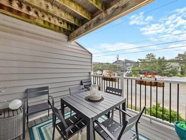 Townhome, Multiple Beds, Balcony, Partial Ocean View | Outdoor dining
