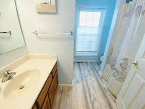 House, Multiple Beds, Balcony, Ocean View | Bathroom - Rodney Avenue 3B (Dewey Beach)