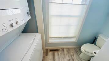 House, Multiple Beds, Balcony, Ocean View | Bathroom