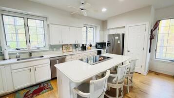 House, Multiple Beds, Balcony | Private kitchen | Coffee/tea maker