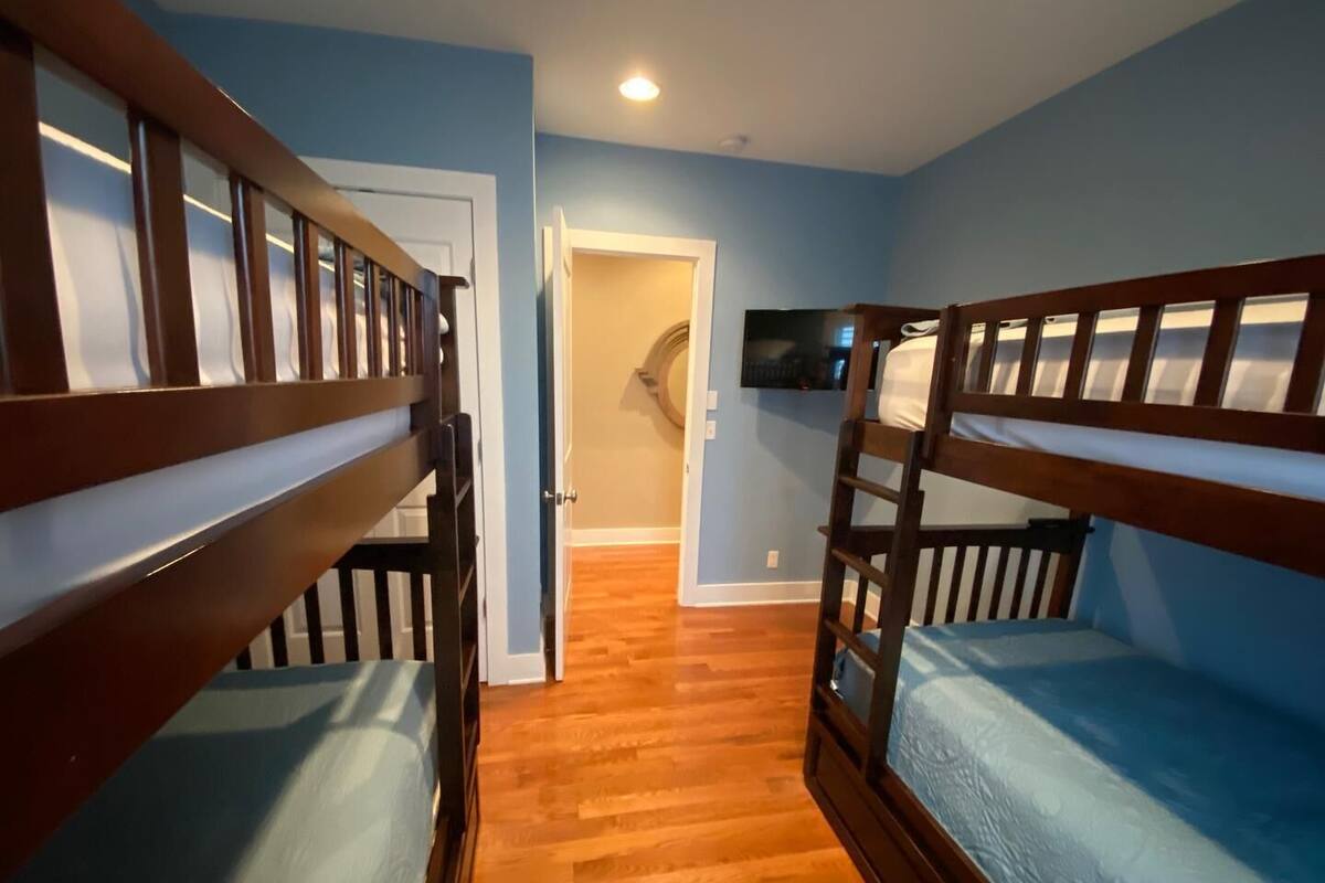 Maison, Plusieurs lits, accÚs à la piscine, vue sur le jardin | 6 chambres, décor unique, ameublement unique