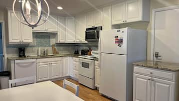 House, Multiple Beds, Kitchen, Garden View | Private kitchen | Coffee/tea maker