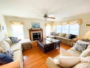 House, Multiple Beds, Balcony, Garden View | Living area