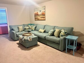 Hus, flere senger, kjøkken, hageutsikt | Oppholdsområde